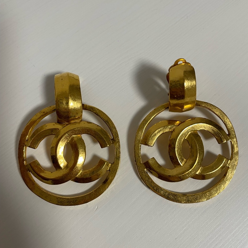 CHANEL Vintage Clip earrings